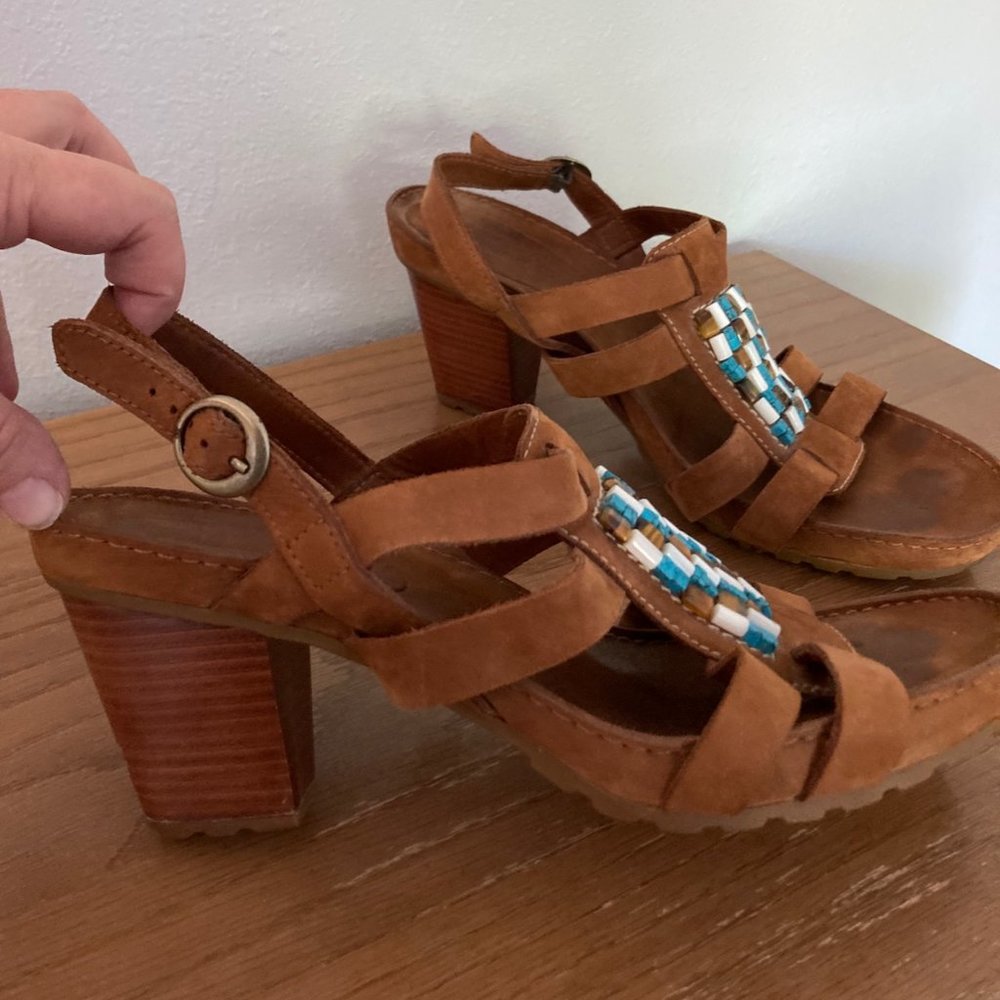 Timberland Brown Suede Sandal with Bead detail Size 9.5W